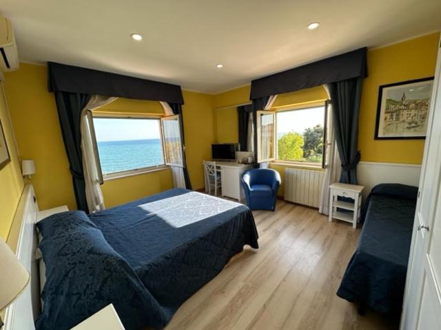 Hotel L'Isola Santa Marinella Kültér fotó