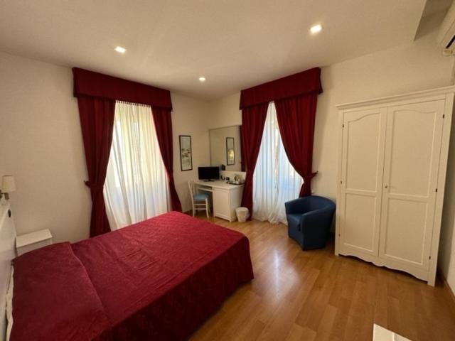 Hotel L'Isola Santa Marinella Kültér fotó
