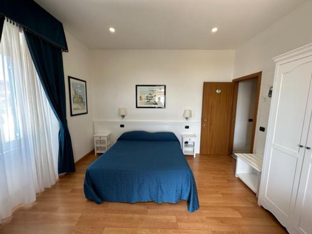 Hotel L'Isola Santa Marinella Kültér fotó