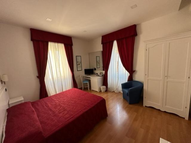 Hotel L'Isola Santa Marinella Kültér fotó